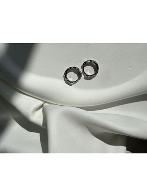 PremiumPort Parlak Çelik Burgu Halka Küpe, Zarif ve Modern Takı Tasarımı