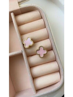 PremiumPort Şık Pembe Yonca Küpe ile Tarzınıza Zarif Dokunuş