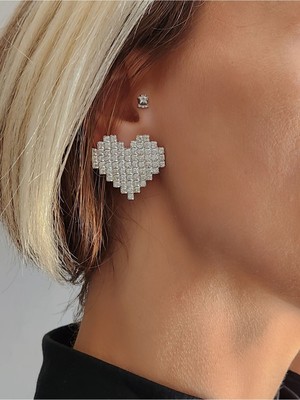 PremiumPort Parlak Kristal Taşlı Kalp Model Küpe, Şık ve Zarif Takı Seçeneği