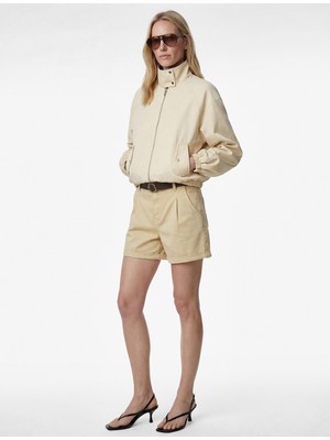 Koton Pamuklu Rahat Kalıp Cepli Kemer Detaylı Mini Şort