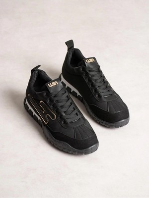 Kadın Siyah Renkli Bağcıklı Rahat Yürüyüş Ayakkabısı