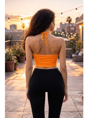 Machetta Kadın Boyundan Ip Askılı Göğüs Halka Detaylı Crop Bluz