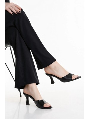 Kadın Siyah Sivri Burunlu Terlik Seferi-F