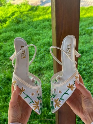 Erva'nın Butiği Beyaz (Livia) Çiçek Nakış Detay Topuklu Kadın Stiletto
