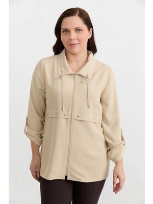 Selen Büyük Beden Yaka Ucu Taşlı Önü Fermuarlı Ceket  /  Bej