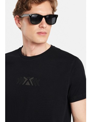 Tudors Erkek Slim Fit Dar Kesim %100 Pamuk Yumuşak Dokulu Baskılı Siyah Bisiklet Yaka Tişört