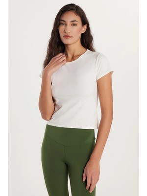 Tudors Kadın Slim Fit Dar Kesim Düz Basic Bisiklet Yaka Ekru Tişört