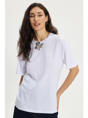 Tudors Kadın Slim Fit Dar Kesim %100 Pamuk Kısa Kollu Bisiklet Yaka Beyaz Tişört