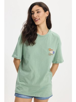 Tudors Kadın Oversize Geniş Kesim %100 Pamuk Bisiklet Yaka Baskılı Yeşil Tişört 