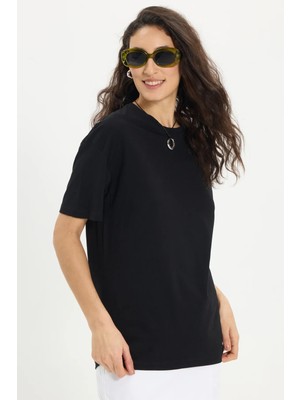 Tudors Kadın Slim Fit Dar Kesim %100 Pamuk Kısa Kollu Bisiklet Yaka Siyah Tişört