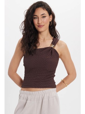 Tudors Kadın Slim Fit Dar Kesim Tek Omuz Tek Kol Doku Desenli Kahverengi Bluz