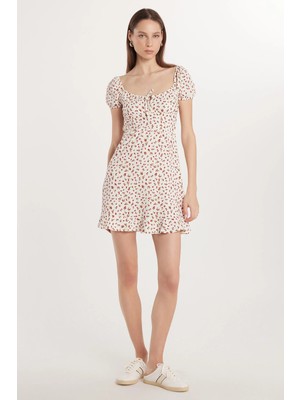 Tudors Kadın Standart Fit Kısa Kollu Bağlama Detaylı Geniş Yaka Baskılı Elbise