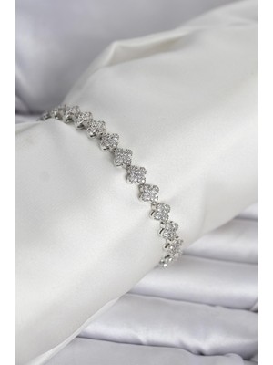 Pileli Store Pirinç Gümüş Renk Yonca Model Sıralı Zirkon Taşlı Kadın Bileklik