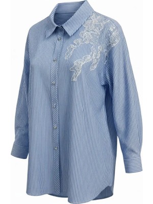 Selen Büyük Beden Dantel ve Taş Kombinli Çizgili Gömlek  /  Mavi