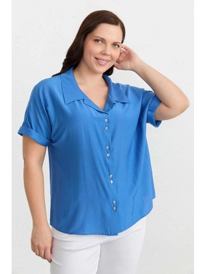Selen Büyük Beden Devrik Yaka Çift Düğmeli Bluz  /  Mavi