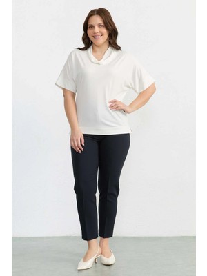 Selen Büyük Beden Ufak Degaje Yaka Bluz  /  Ekru