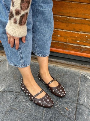 Erva'nın Butiği Kahve Cilt (Shaw) Zımba Detay Kadın Babet