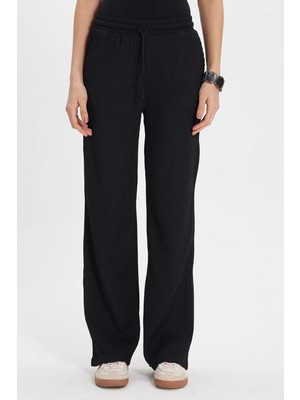 Tudors Kadın Relax Fit Rahat Kesim Beli Bağcıklı Jakarlı Lastikli Siyah Palazzo Pantolon