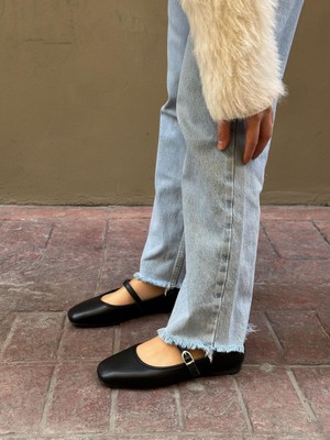 Erva'nın Butiği Siyah Cilt (Alia) Küt Burun Bant Detay Kadın Babet