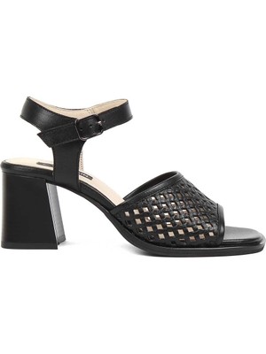 Celal Gültekin Kadın Siyah Kalın Topuklu Deri Sandalet