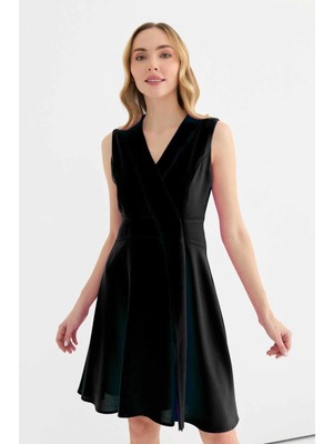Selen V Yaka Önden Parçalı Elbise  /  Siyah