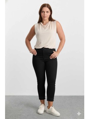 Selen Büyük Beden Paçası Taşlı Kot Pantolon  /  Siyah