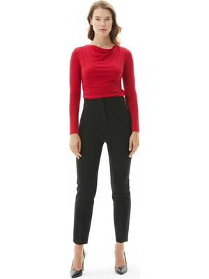 Selen Çift Pensli Cepsiz Pantolon  /  Siyah