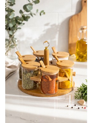 Nokka 6’lı Baharatlık (7x7 Cm) Seti Cam Kavanozlu Kaşıklı Bambu Stand – Modern Mutfak Düzenleyici