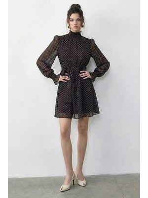 Shade Kadın Puantiyeli Gipeli Kol Detaylı Kuşaklı Astarlı Mini Elbise