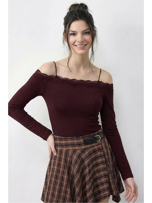 Shade Kadın Askılı Dantel Detaylı Madonna Yaka Bluz