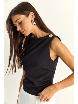 Shade Kadın Metal Aksesuarlı Drape Detaylı Gizli Fermuarlı Bluz