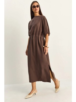 Shade Kadın Beli Lastikli Büzgülü Balon Kol Yırtmaç Detaylı Modal Elbise