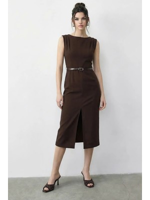 Shade Kadın Kayık Yaka Kemerli Ön Yırtmaç Detaylı Midi Kalem Elbise