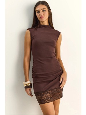 Shade Kadın Dantel Detaylı Beli Büzgülü Streç Kısa Elbise