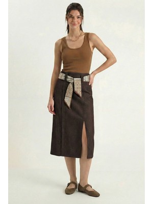 Shade Kadın Yırtmaç Detaylı Desenli Saten Kemerli Midi Boy Denim Etek