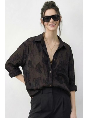 Shade Kadın Dokulu Kumaş Cepli Transparan Gömlek
