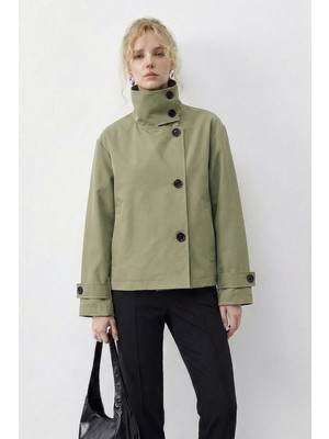 Shade Kadın Dik Yaka Astarlı Cep Detaylı Kısa Trençkot