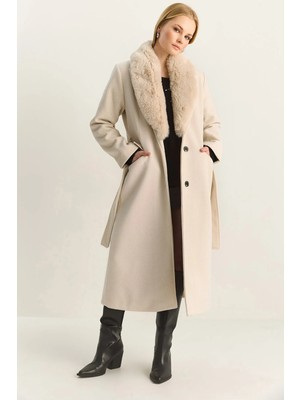 Shade Kadın Seyyar Suni Kürk Yaka Kuşaklı Astarlı Cep Detaylı Uzun Kaşe Kaban