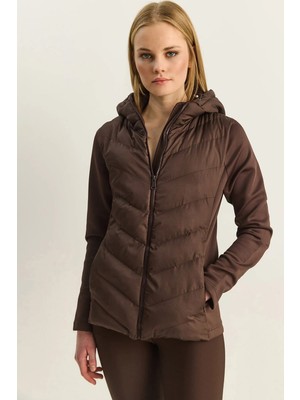 Shade Kadın Kapüşonlu Fermuarlı Garnili Slim Fit Şişme Mont