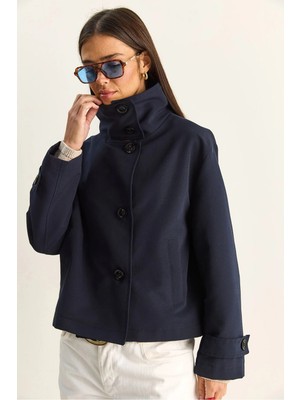 Shade Kadın Dik Yaka Astarlı Cep Detaylı Kısa Trençkot