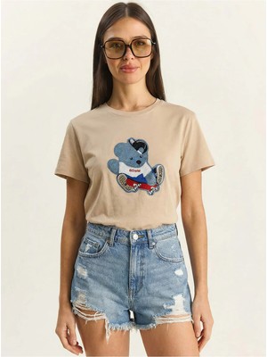 Shade Kadın Teddy Nakışlı Işlemeli Bisiklet Yaka Basic T-Shirt