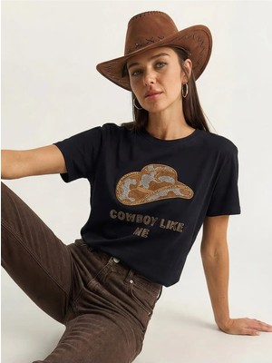 Shade Kadın Kovboy Şapka Nakışlı Boncuk Işlemeli Basic T-Shirt