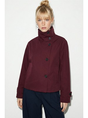 Shade Kadın Dik Yaka Astarlı Cep Detaylı Kısa Trençkot