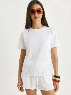 Shade Kadın Brode Detaylı Bisiklet Yaka Basic T-Shirt