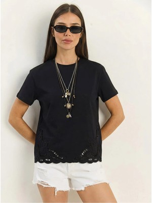 Shade Kadın Brode Detaylı Bisiklet Yaka Basic T-Shirt