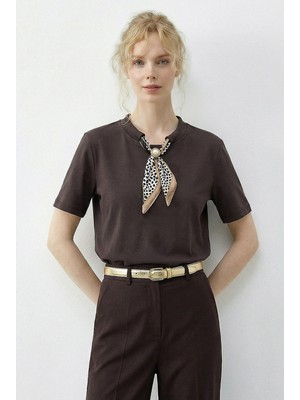 Shade Kadın Tokalı Fular Detaylı Basic T-Shirt