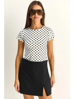 Shade Kadın Bisiklet Yaka Puantiyeli Kısa Kollu Likralı Crop T-Shirt