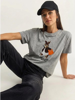 Shade Kadın Rabbit Nakışlı Işlemeli Bisiklet Yaka Basic T-Shirt