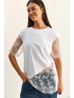 Shade Kadın Bisiklet Yaka Dantel Garnili Asimetrik Kesim Relaxed Fit T-Shirt