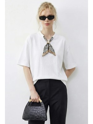Shade Kadın Tokalı Fular Detaylı Basic T-Shirt